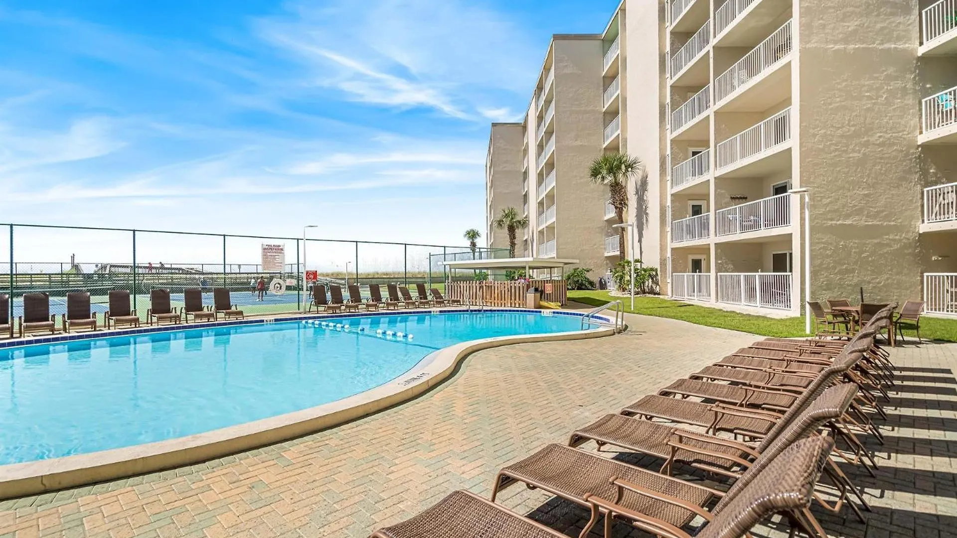 Holiday Surf And Racquet Unit 304 location